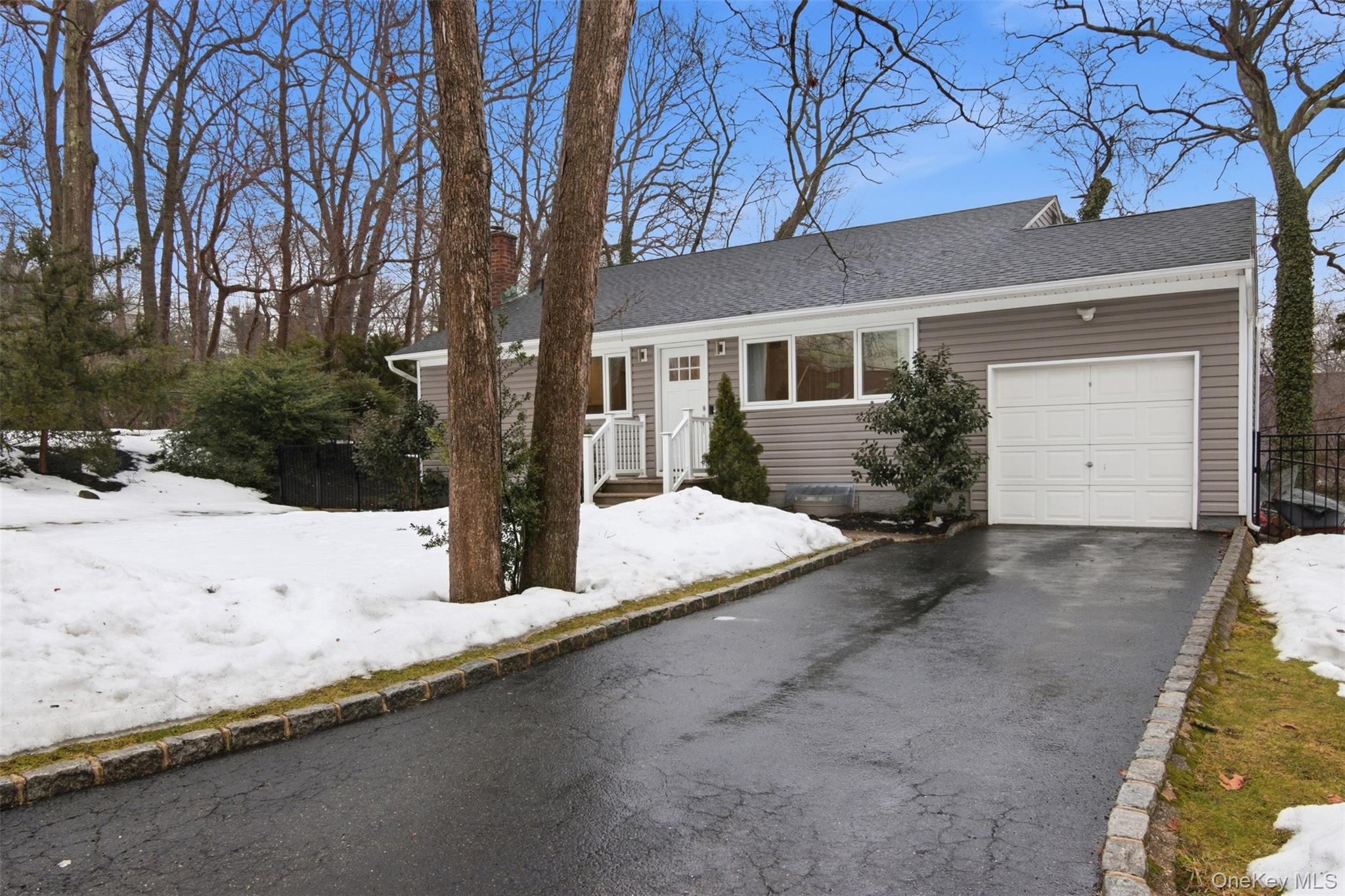 #3 photo, 23 Gay Lore Drive, Huntington , NY 11743