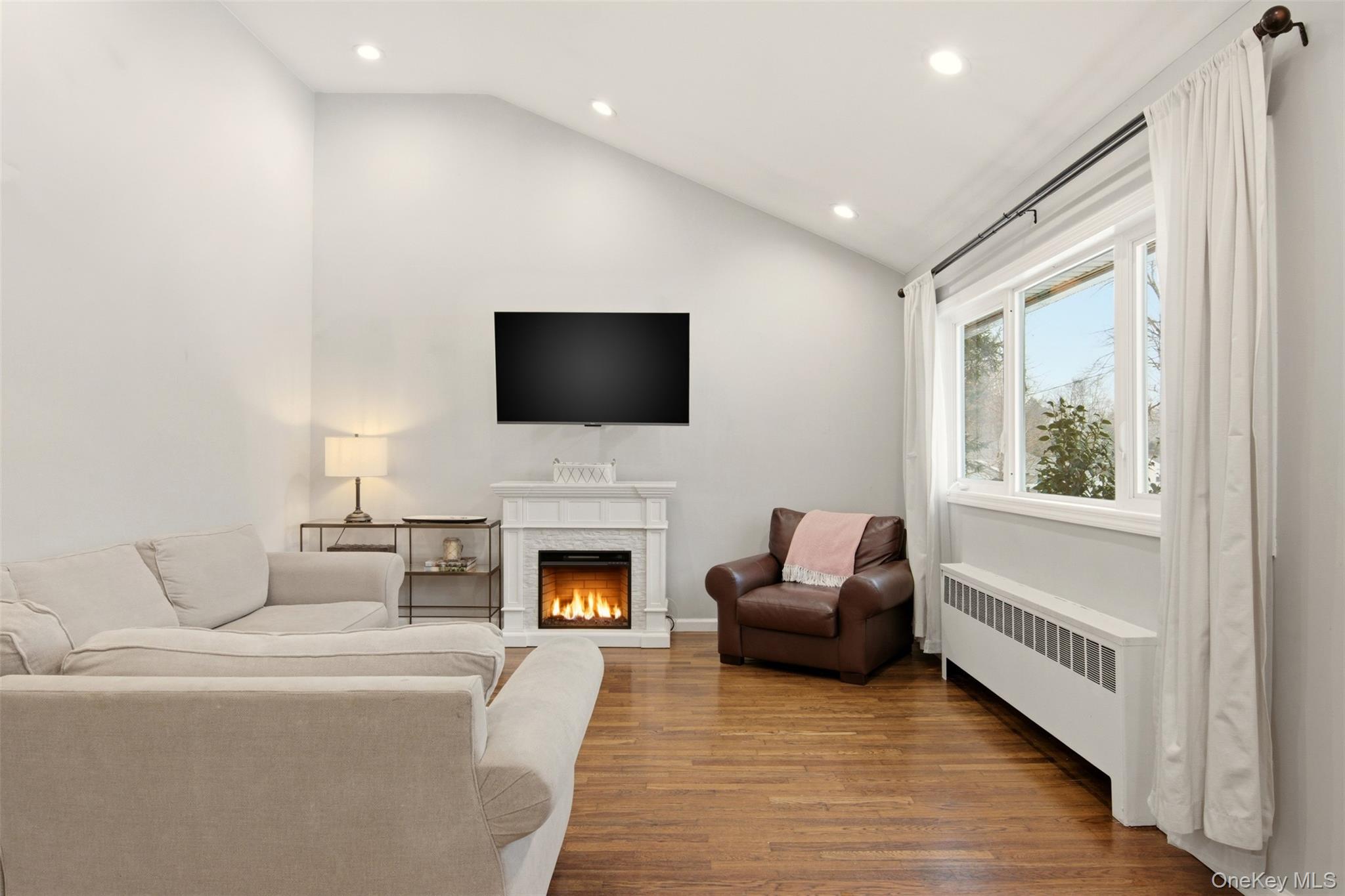 #5 photo, 23 Gay Lore Drive, Huntington , NY 11743