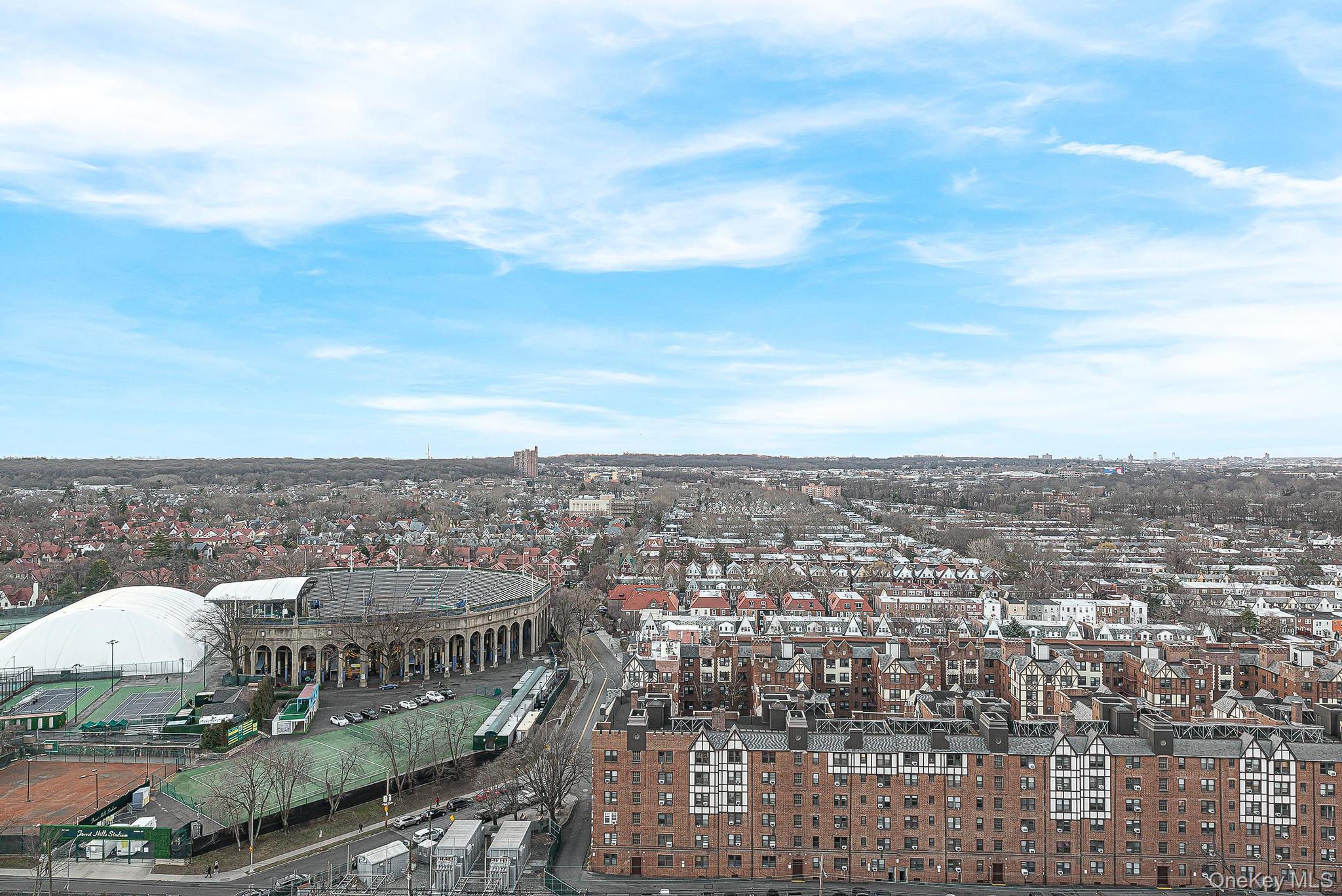 #17 photo, 70-25 Yellowstone Boulevard, फॉरेस्ट हिल्स Forest Hills , NY 11375