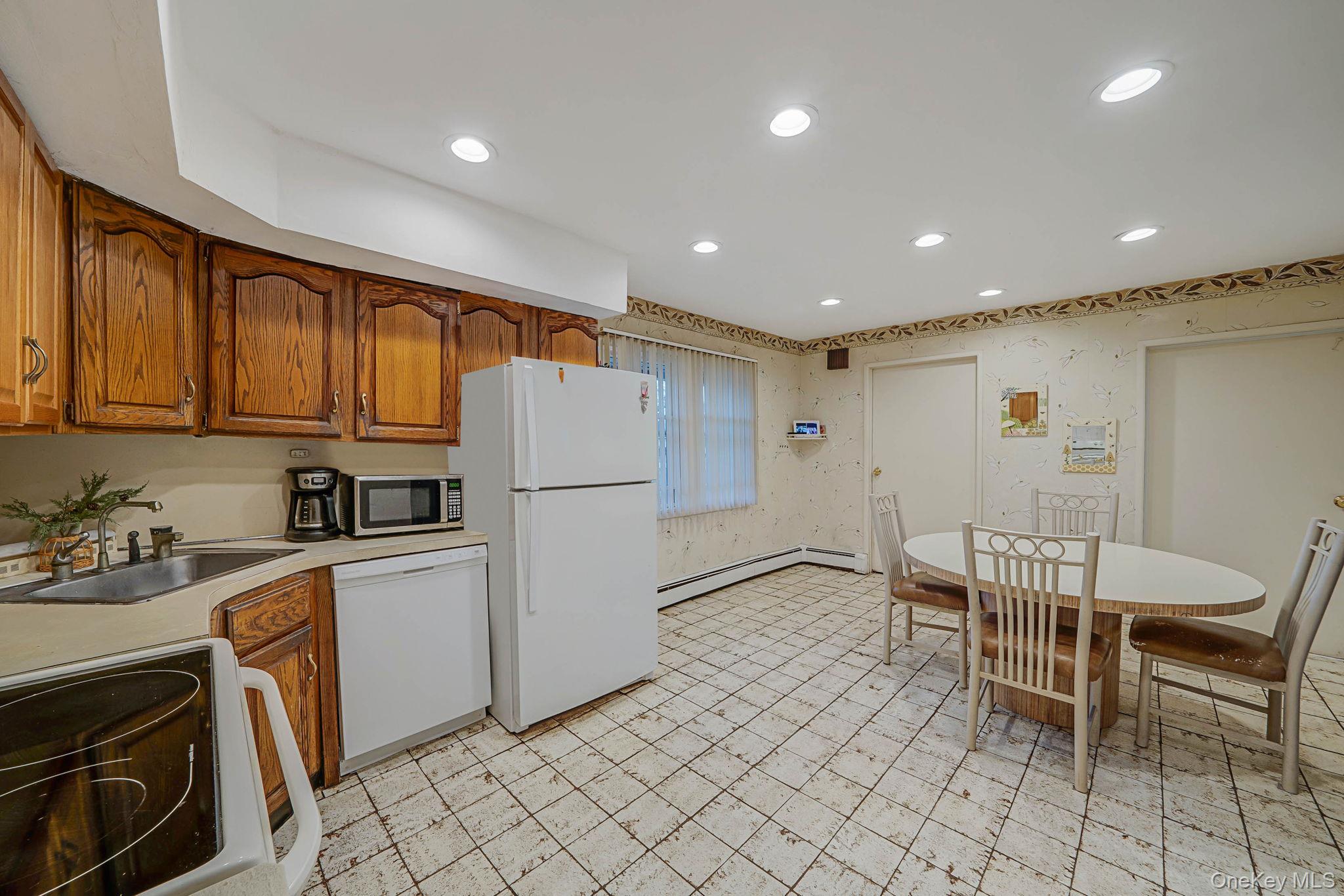 #9 photo, 22 Bayberry Lane, Levittown , NY 11756