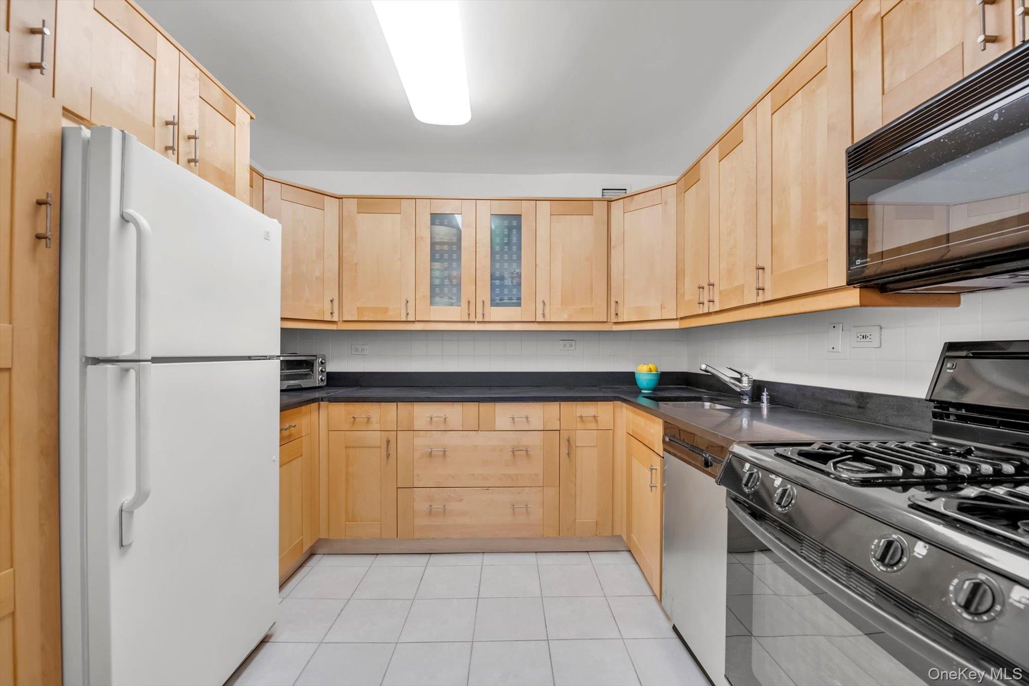 #6 photo, 2 Bay Club Drive, Bayside , NY 11360