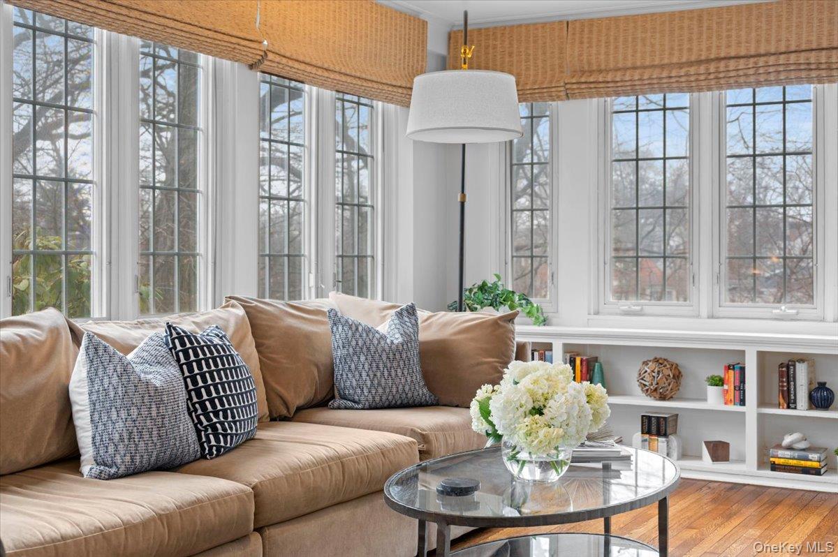 #10 photo, 115 Cliff Avenue, Pelham , NY 10803