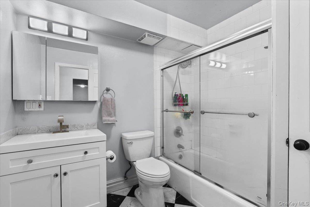 #12 photo, 130 Colonial Parkway, Yonkers , NY 10710