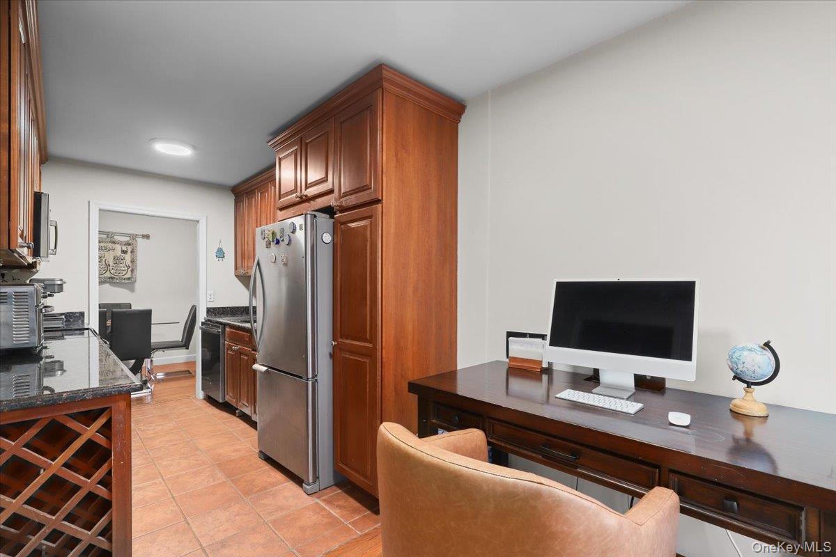 #7 photo, 130 Colonial Parkway, Yonkers , NY 10710