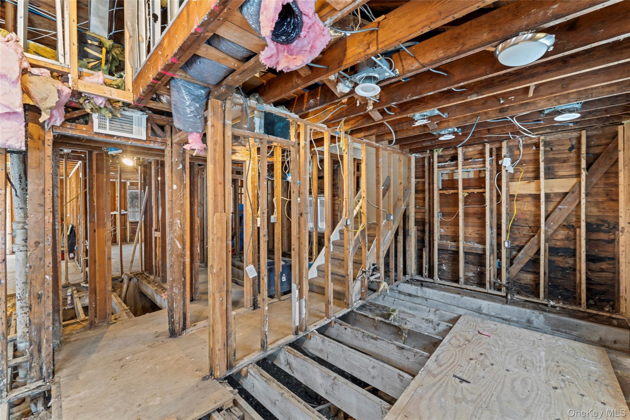 #5 photo, 9 Babbitt Court, Elmsford , NY 10523