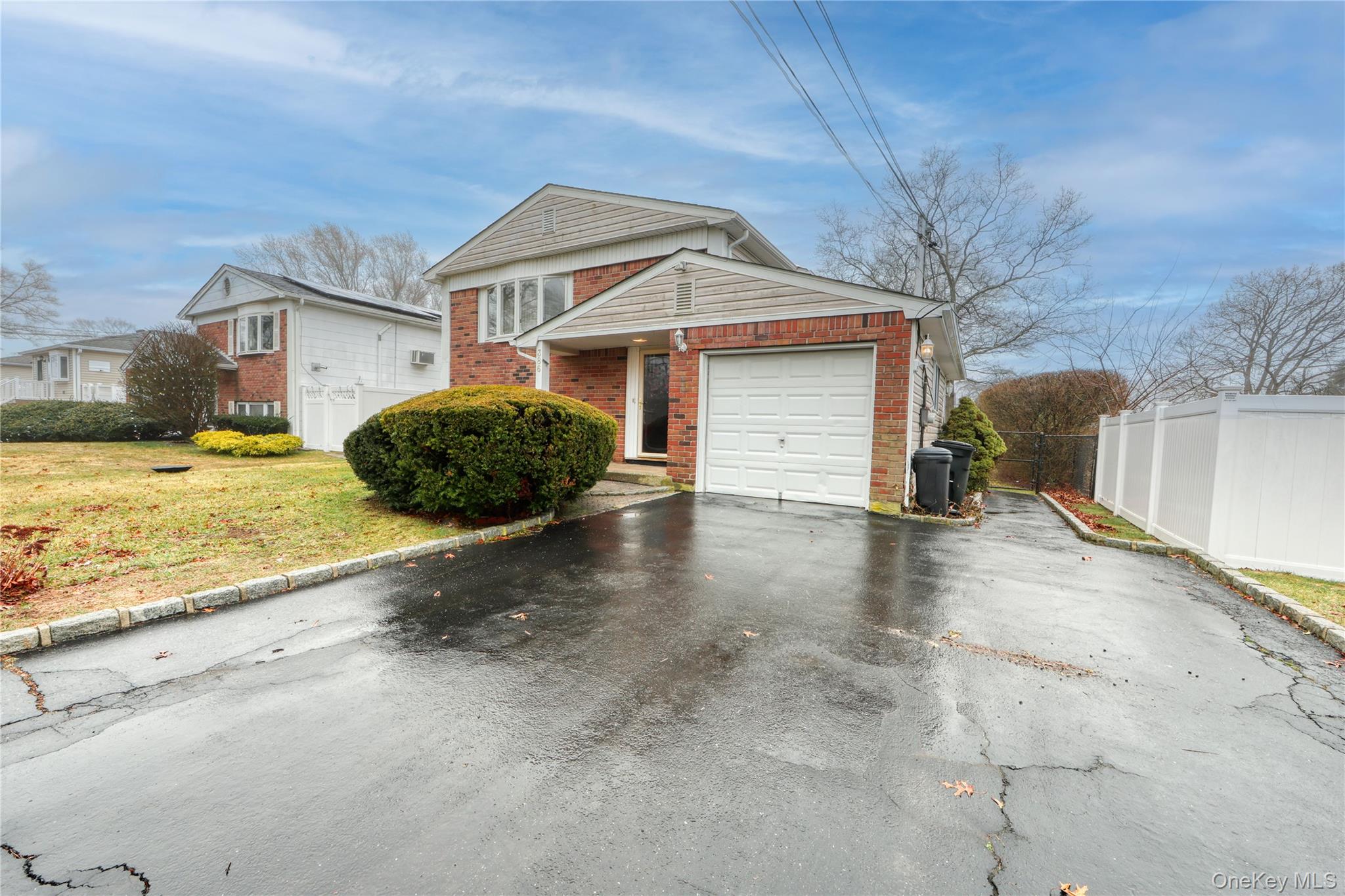 #2 photo, 386 Southport Street, Ronkonkoma , NY 11779