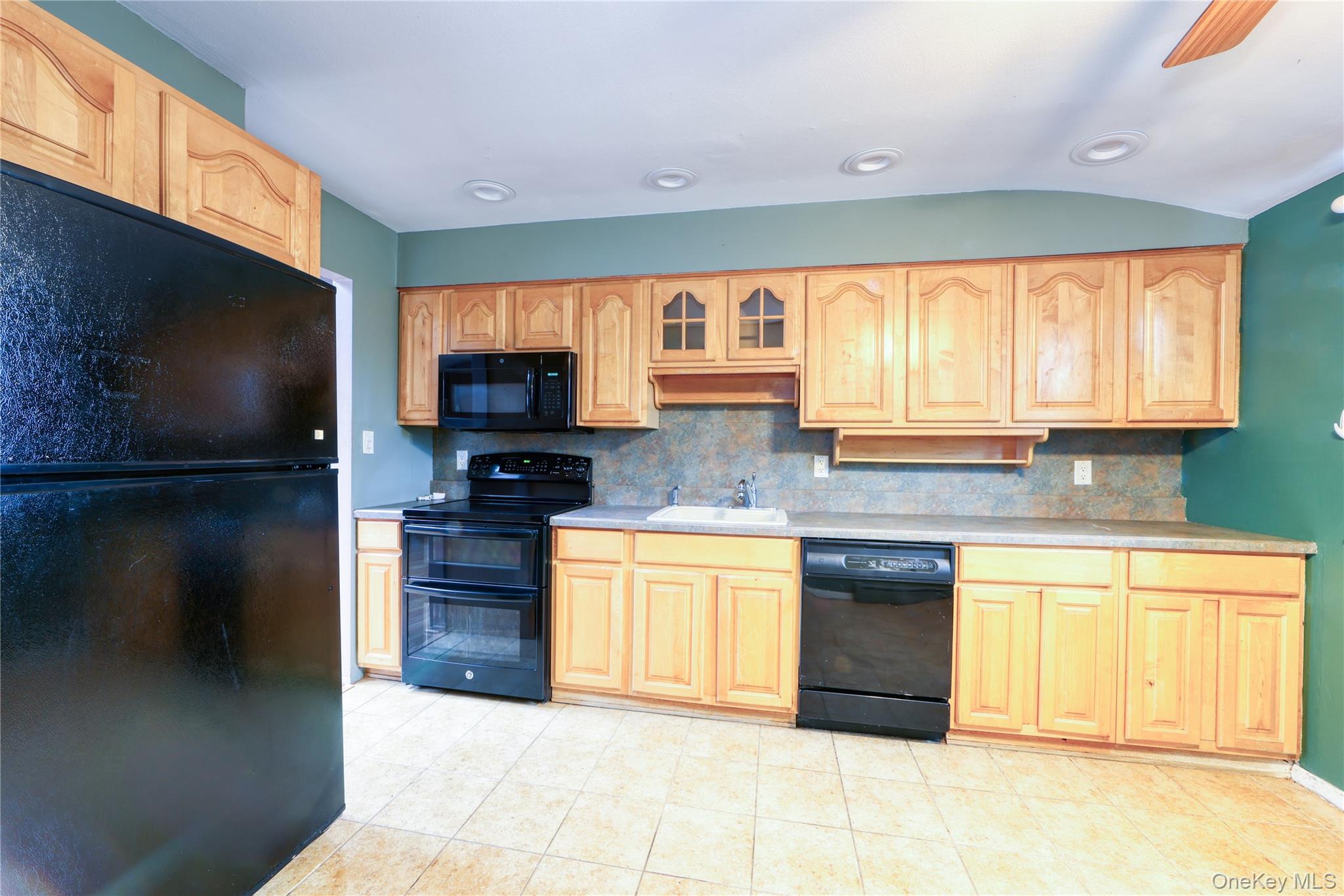 #6 photo, 386 Southport Street, Ronkonkoma , NY 11779