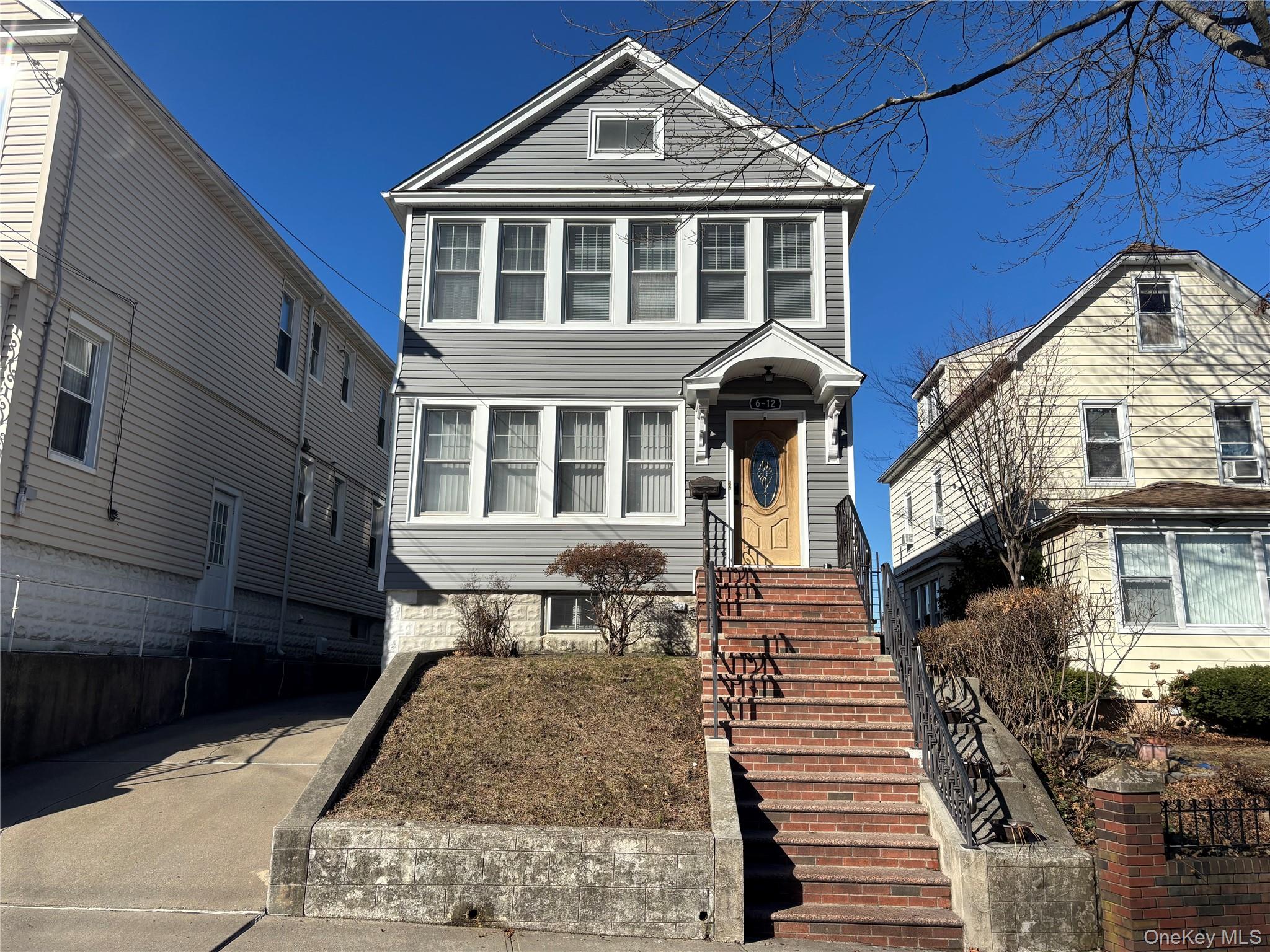 #1 photo, 612 College Place, कॉलेज पॉइंट College Point , NY 11356