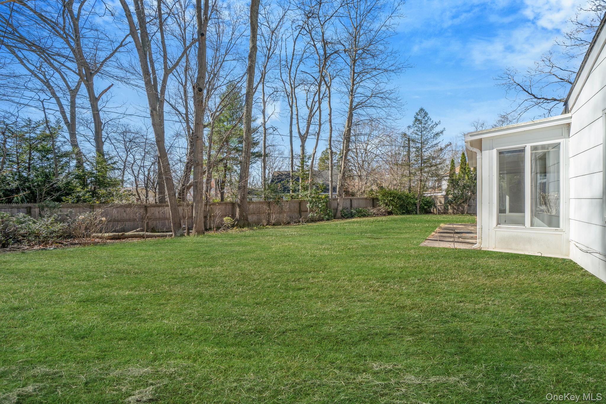 #4 photo, 22 Bucknell Lane, Stony Brook , NY 11790