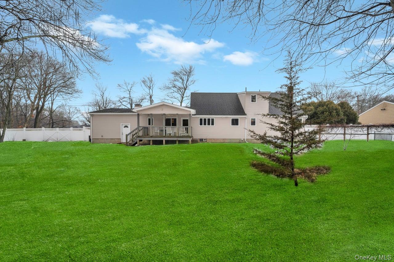 #12 photo, 105 Browns Road, Саффолк ‖ Nesconset , NY 11767