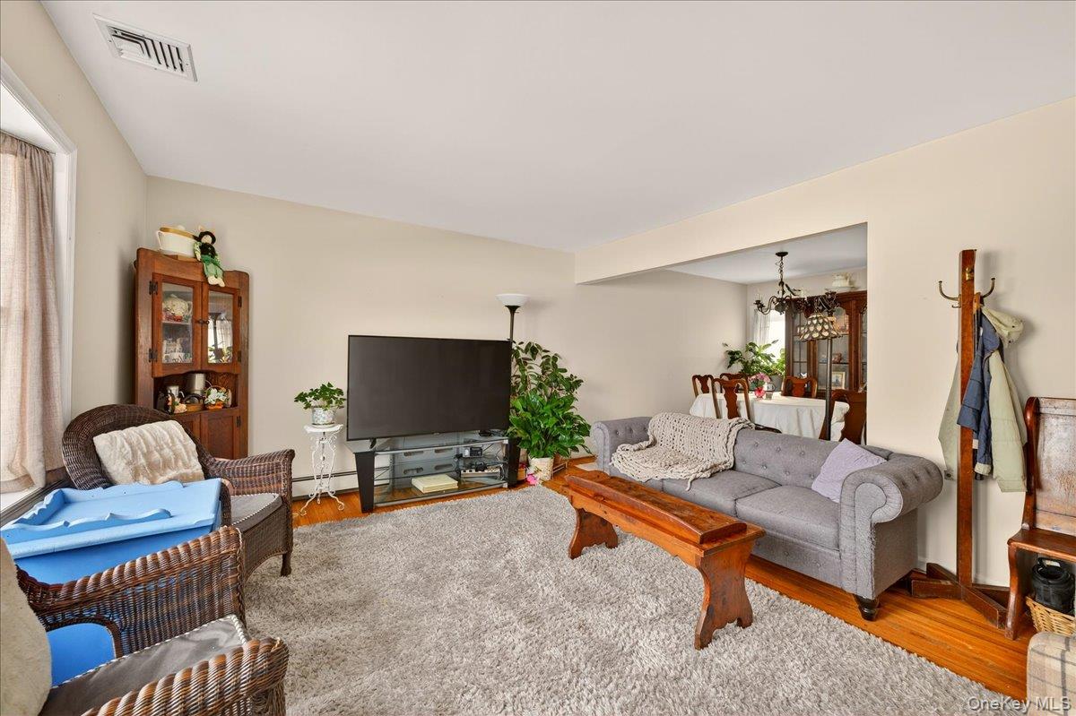 #8 photo, 52 Central Avenue, Саффолк ‖ Patchogue , NY 11772