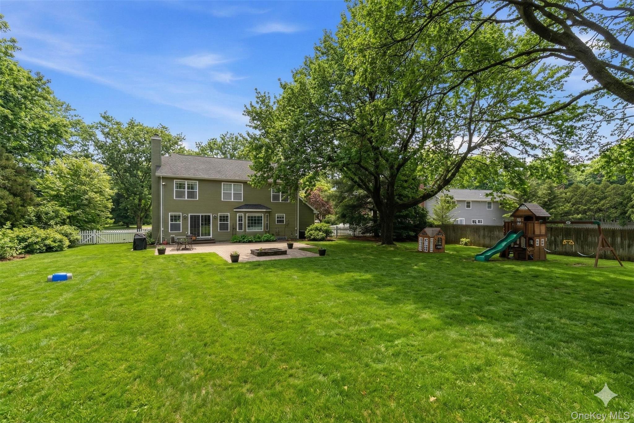 #19 photo, 30 Rancher Place, Huntington , NY 11743