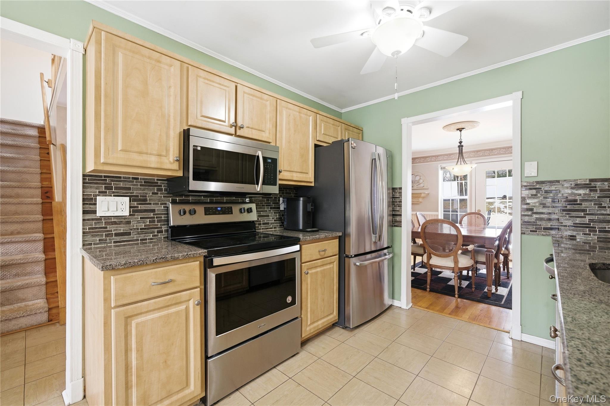 #17 photo, 8 Lucy Court, सफ़ोक काउंटी Patchogue , NY 11772