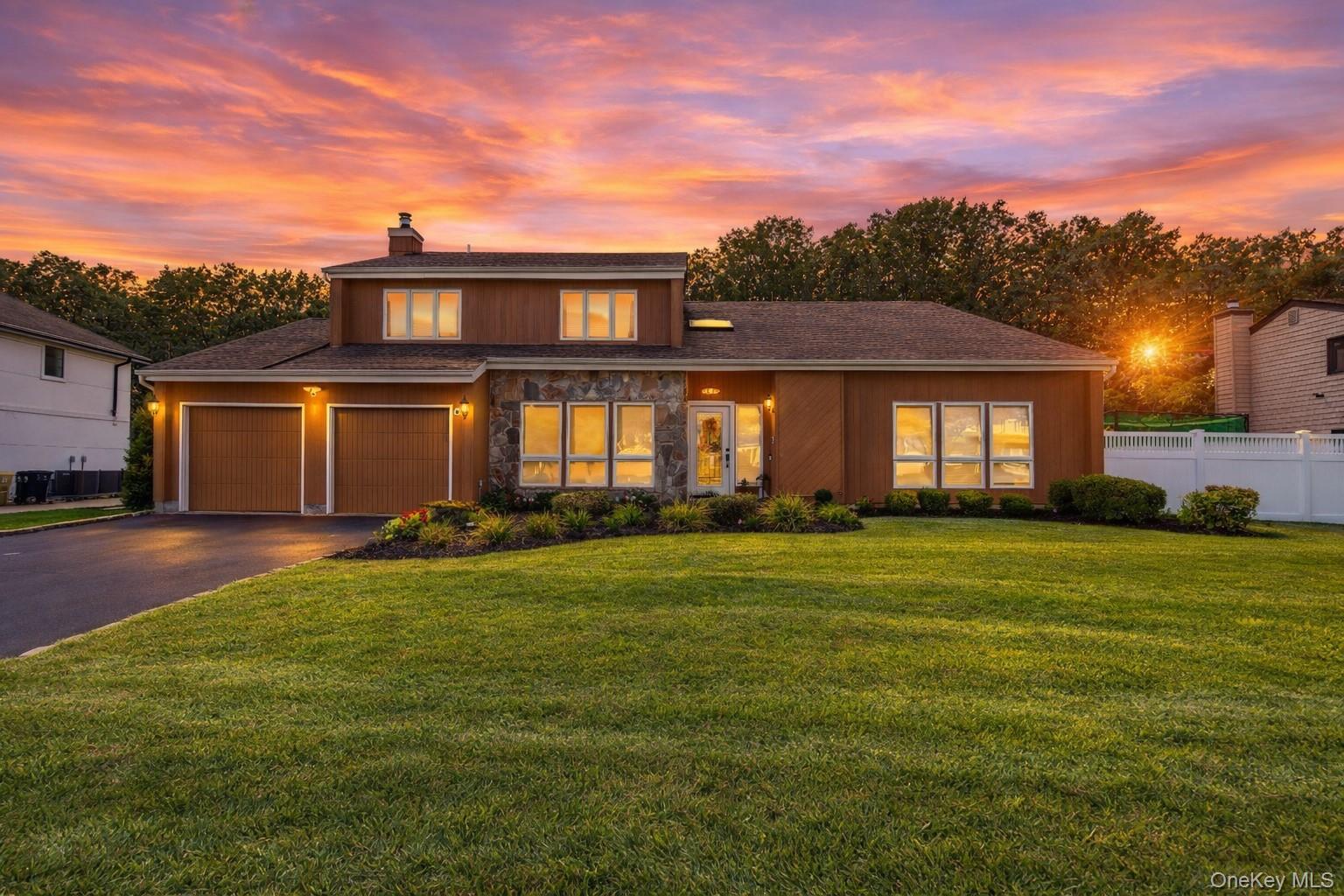 #1 photo, 53 Timber Ridge Drive, Саффолк ‖ Commack , NY 11725