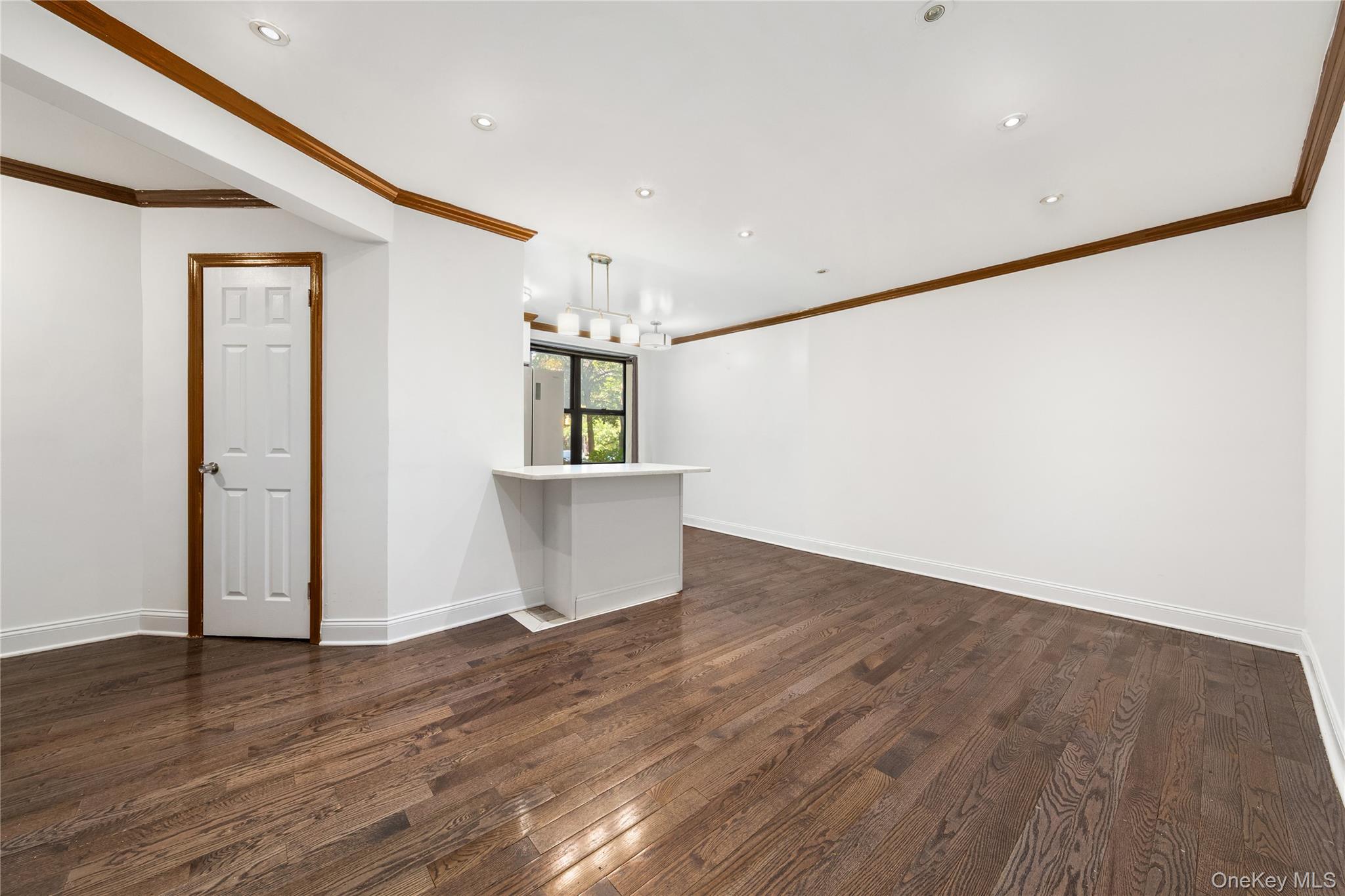 #2 photo, 88-10 34th Avenue, जैक्सन हाइट्स Jackson Heights , NY 11372