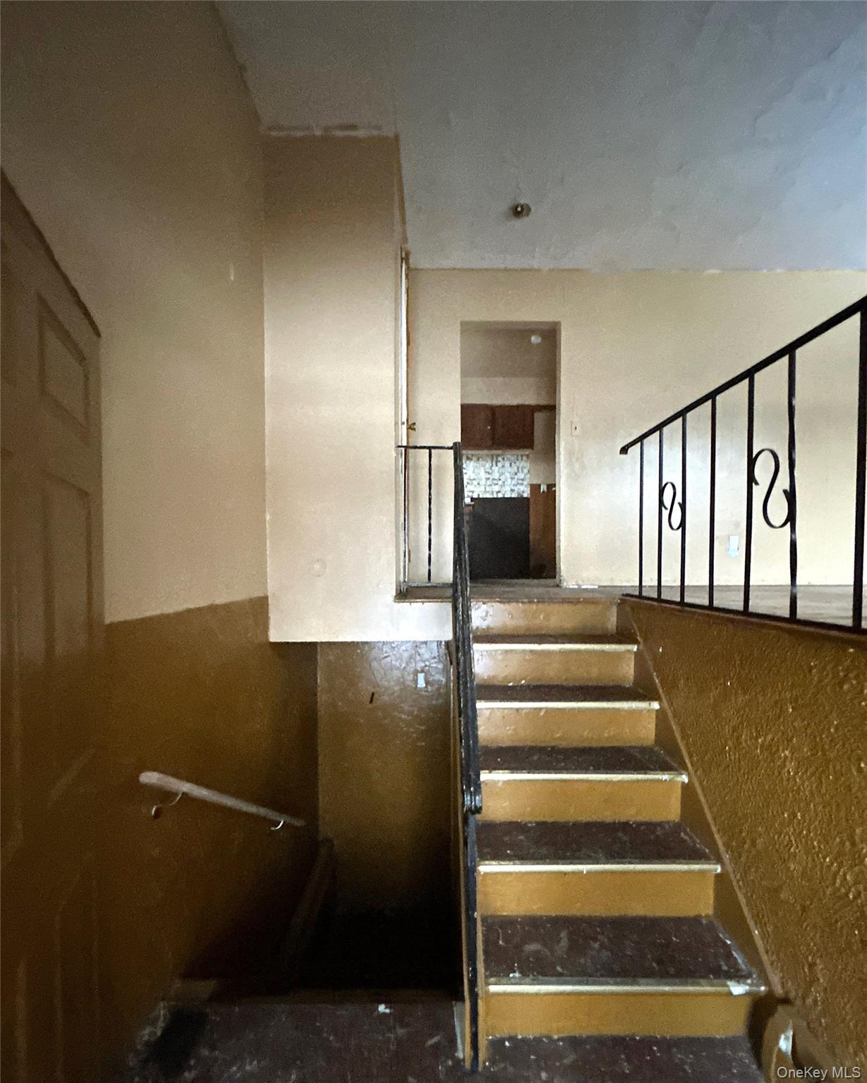 #2 photo, 1181 Ocean Avenue, सफ़ोक काउंटी Bay Shore , NY 11706