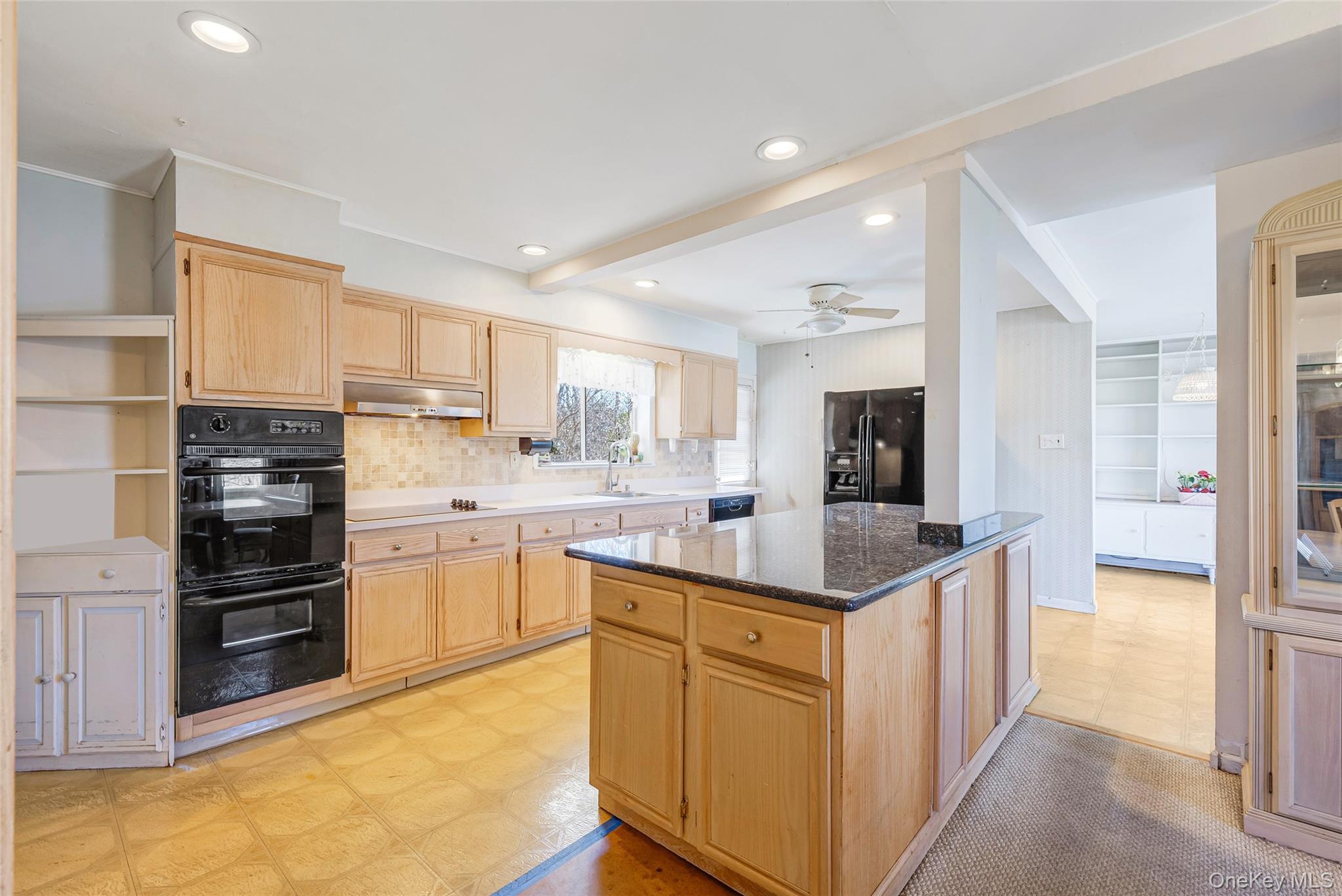 #11 photo, 294 Sayville Boulevard, سوفولك Sayville , NY 11782