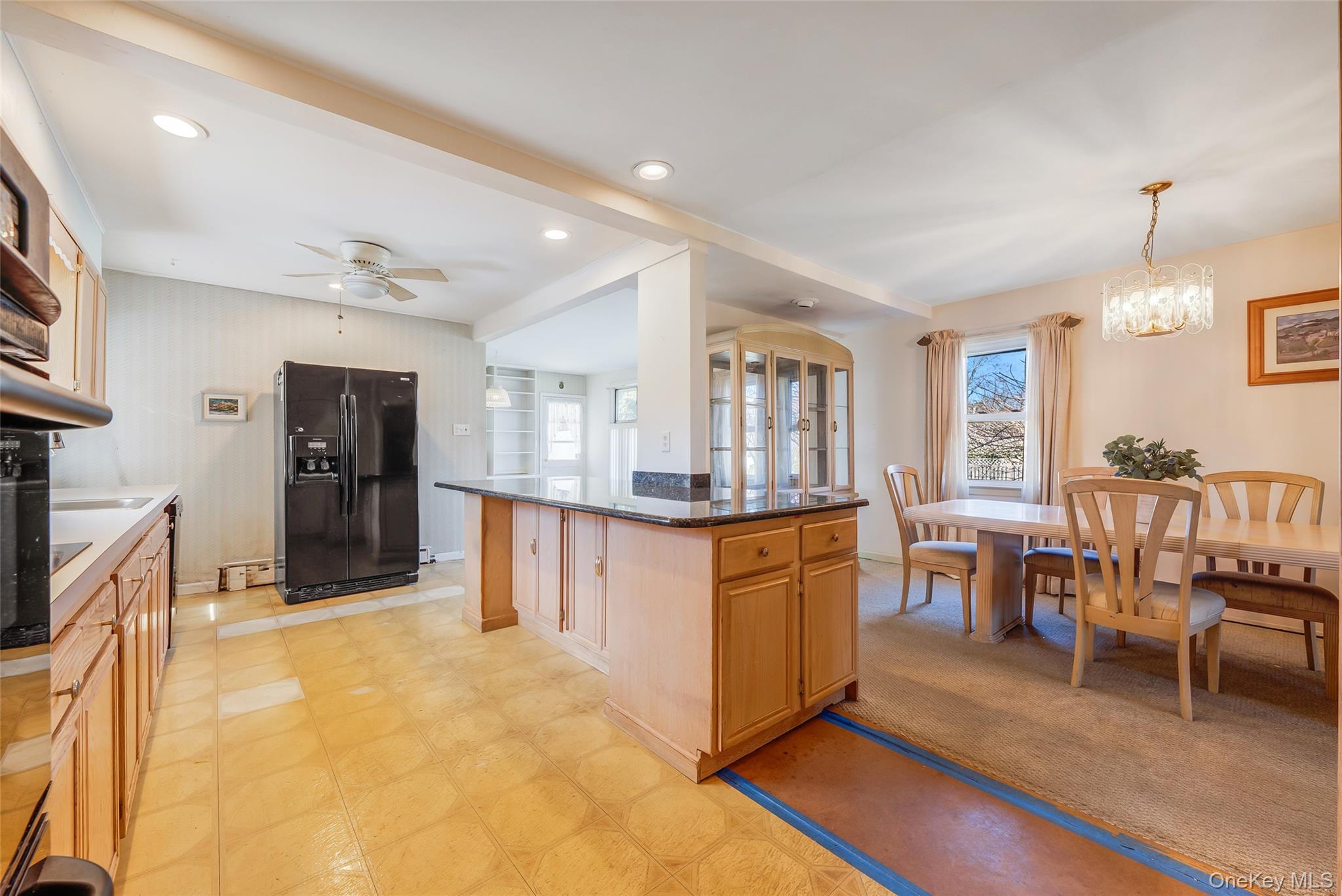 #12 photo, 294 Sayville Boulevard, سوفولك Sayville , NY 11782