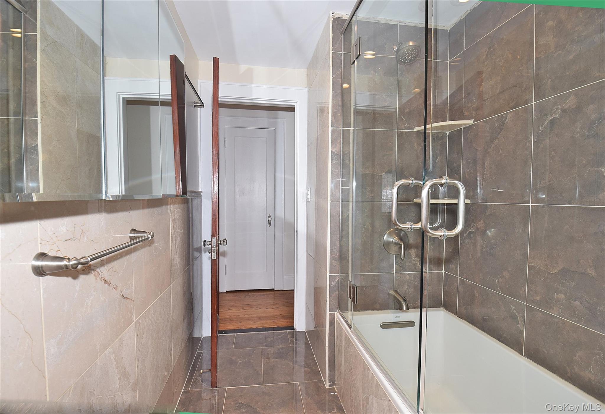 #20 photo, 79 Red Ground Road, מחוז נסאו Roslyn Heights , NY 11577