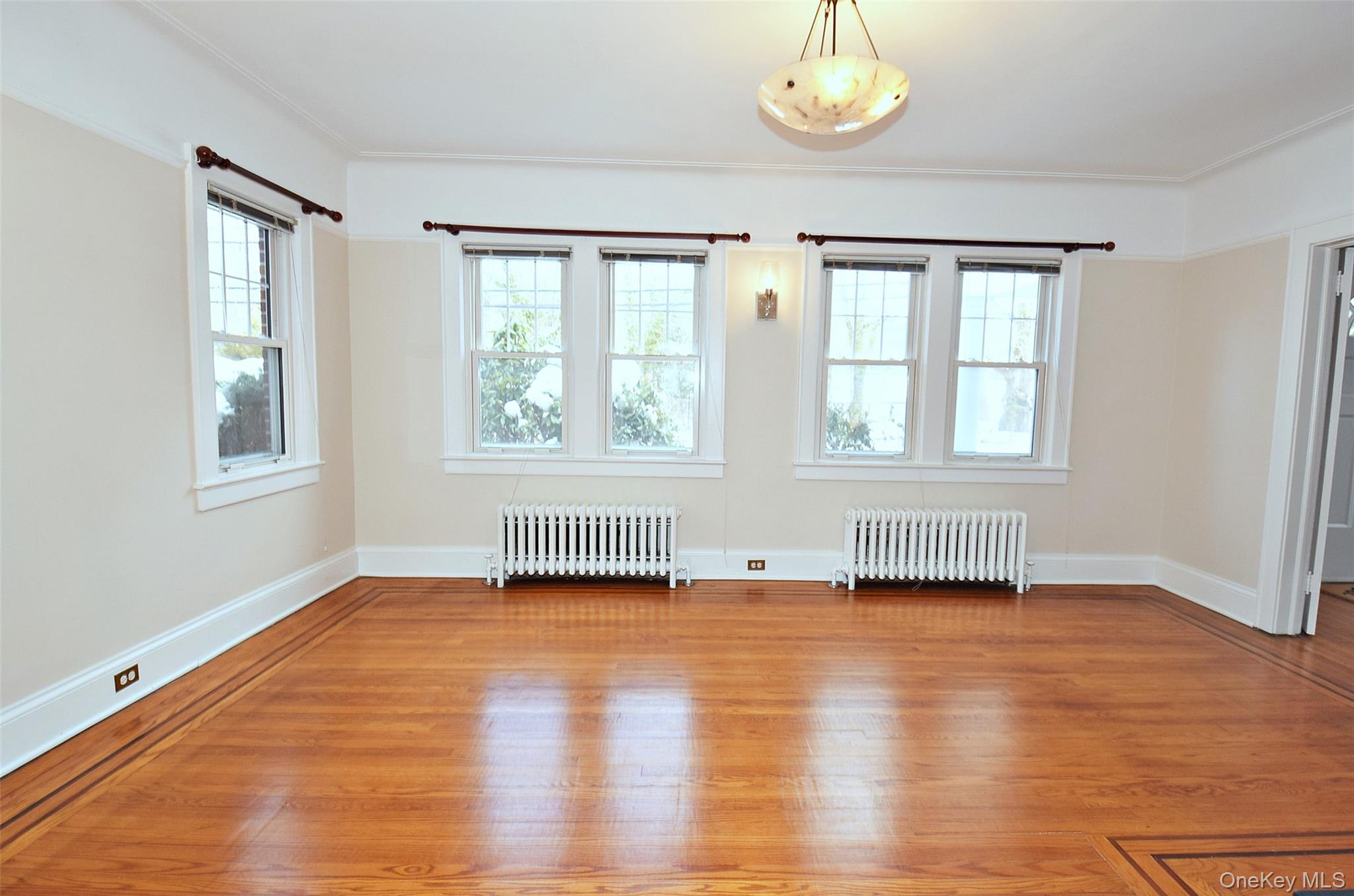 #5 photo, 79 Red Ground Road, מחוז נסאו Roslyn Heights , NY 11577