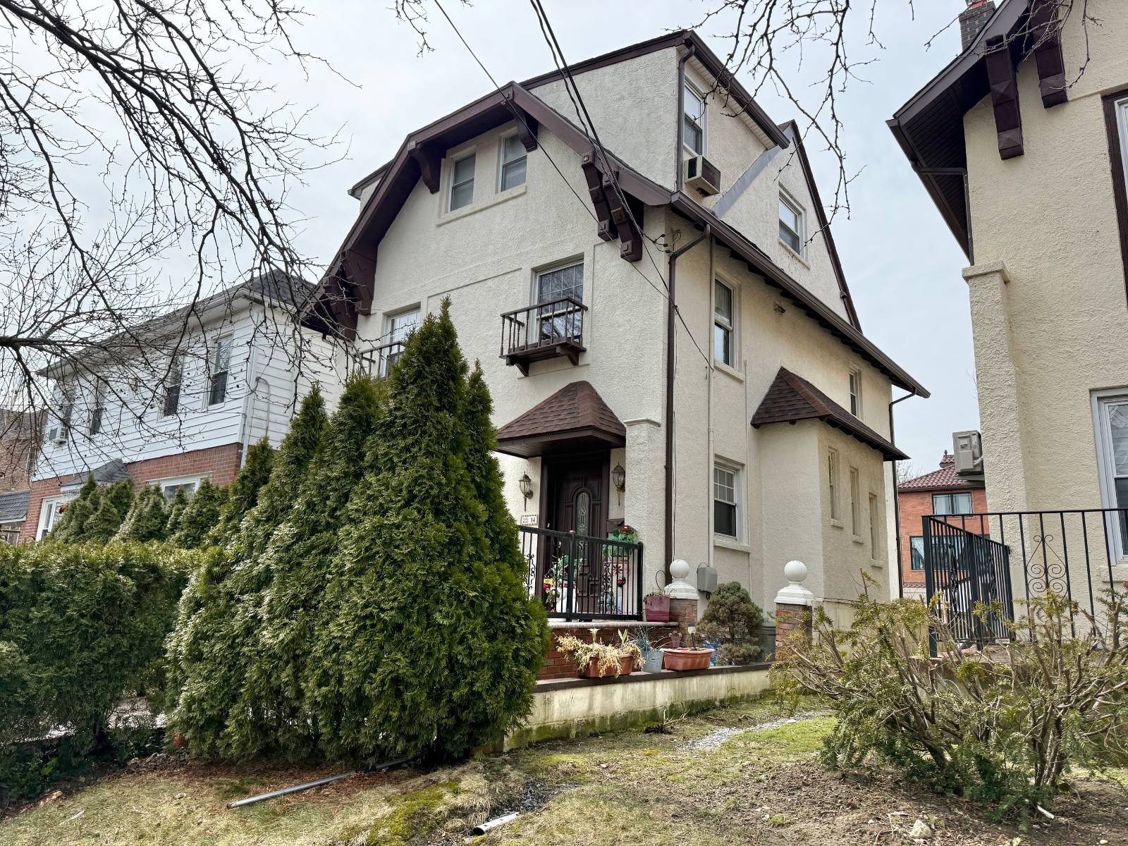 #2 photo, 2914 Bell Blvd, Bayside , NY 11360