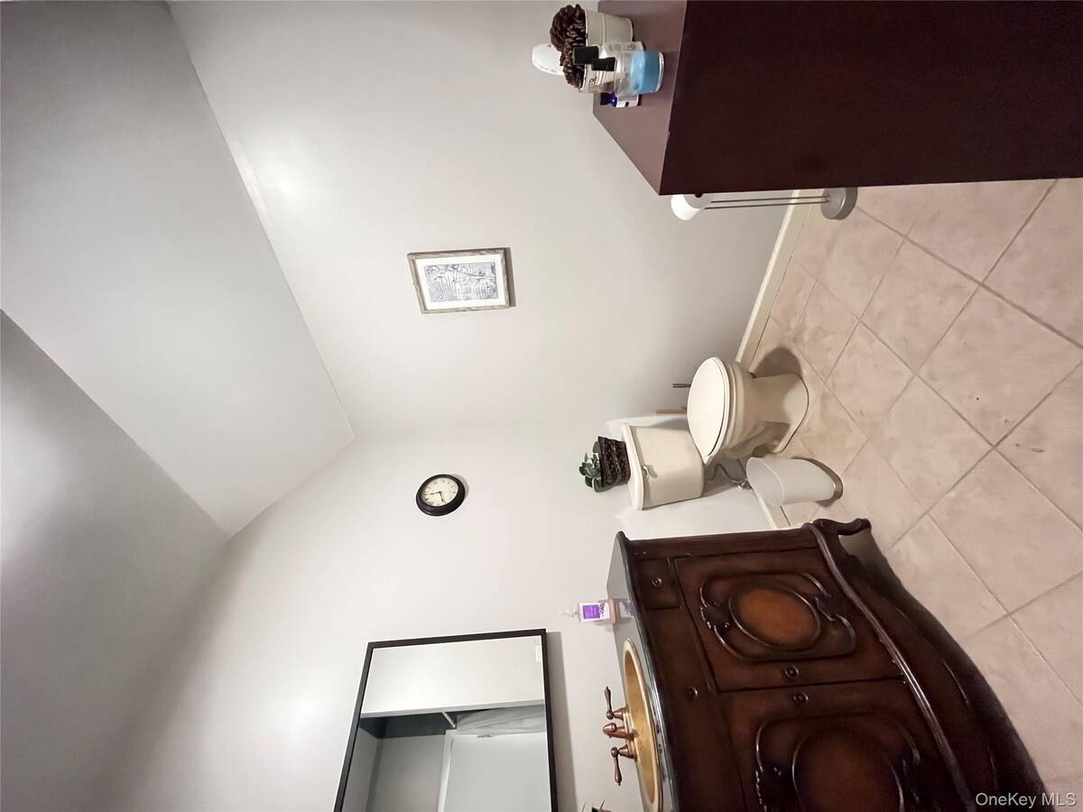 #7 photo, 186 W. Main Street, #6, 东长岛 Sayville , NY 11782