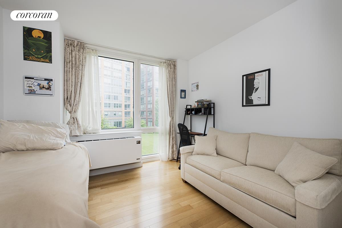 #15 photo, 415 MAIN Street, مانهاتن Roosevelt Island , NY 10044