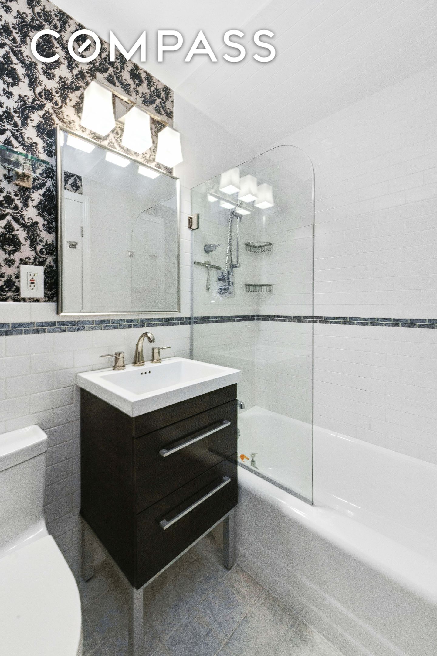 #13 photo, 305 E 40th Street, Murray Hill , NY 10016