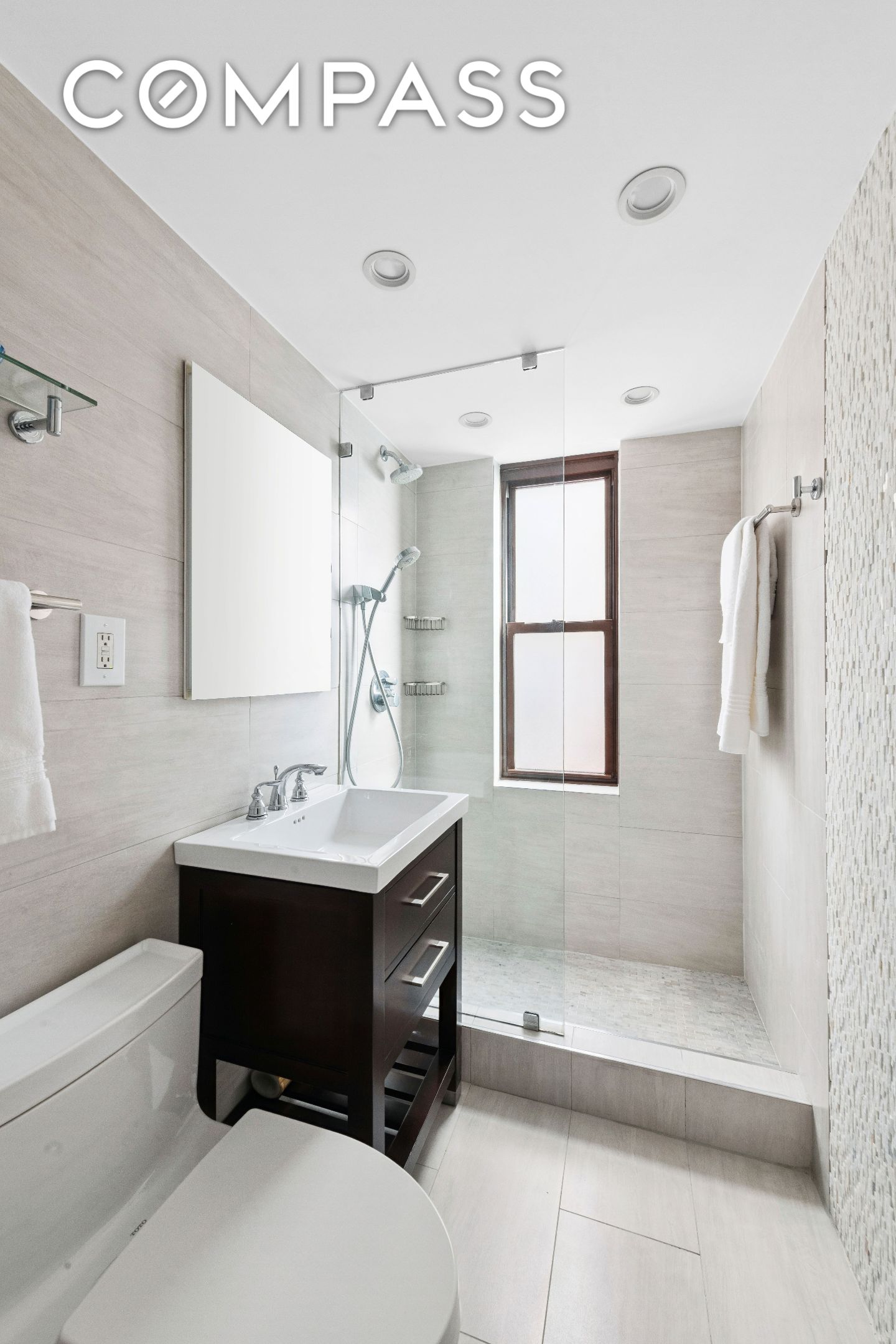 #14 photo, 305 E 40th Street, Murray Hill , NY 10016