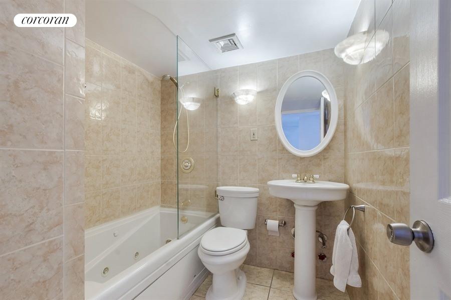 #6 photo, 215 E 24TH Street, מנהטן Kips Bay , NY 10010