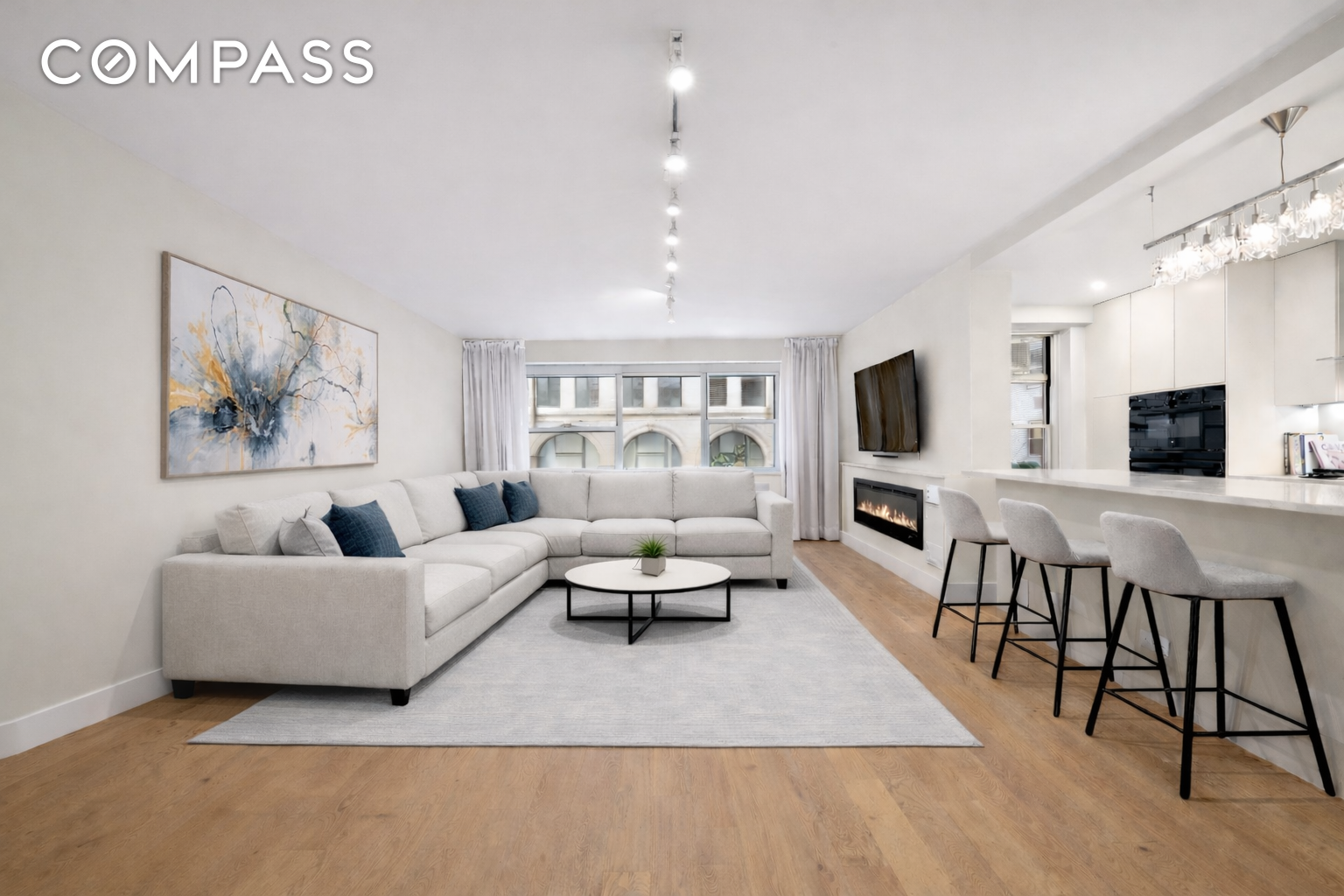 #1 photo, 70 E 10th Street, Манхэттен ‖ Greenwich Village , NY 10003