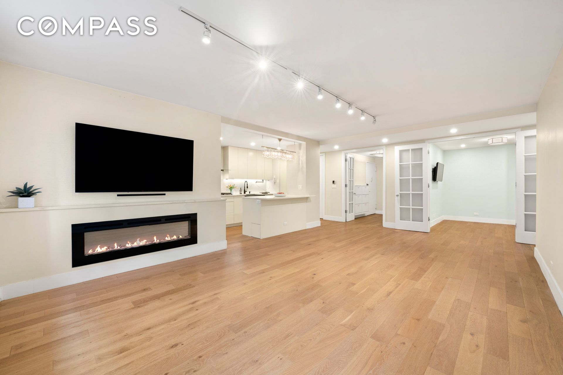 #5 photo, 70 E 10th Street, Манхэттен ‖ Greenwich Village , NY 10003