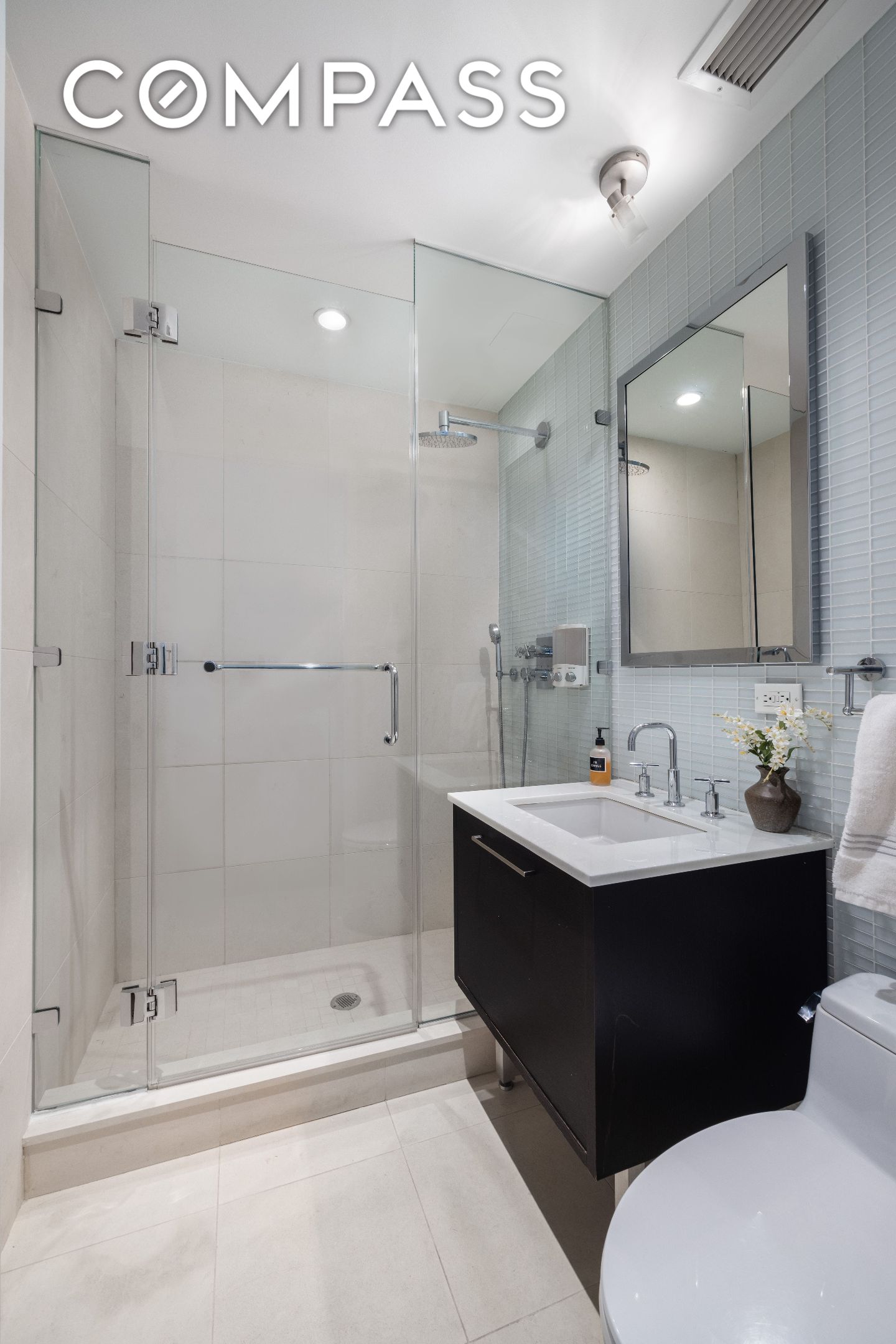 #10 photo, 27 W 19th Street, Flatiron , NY 10011