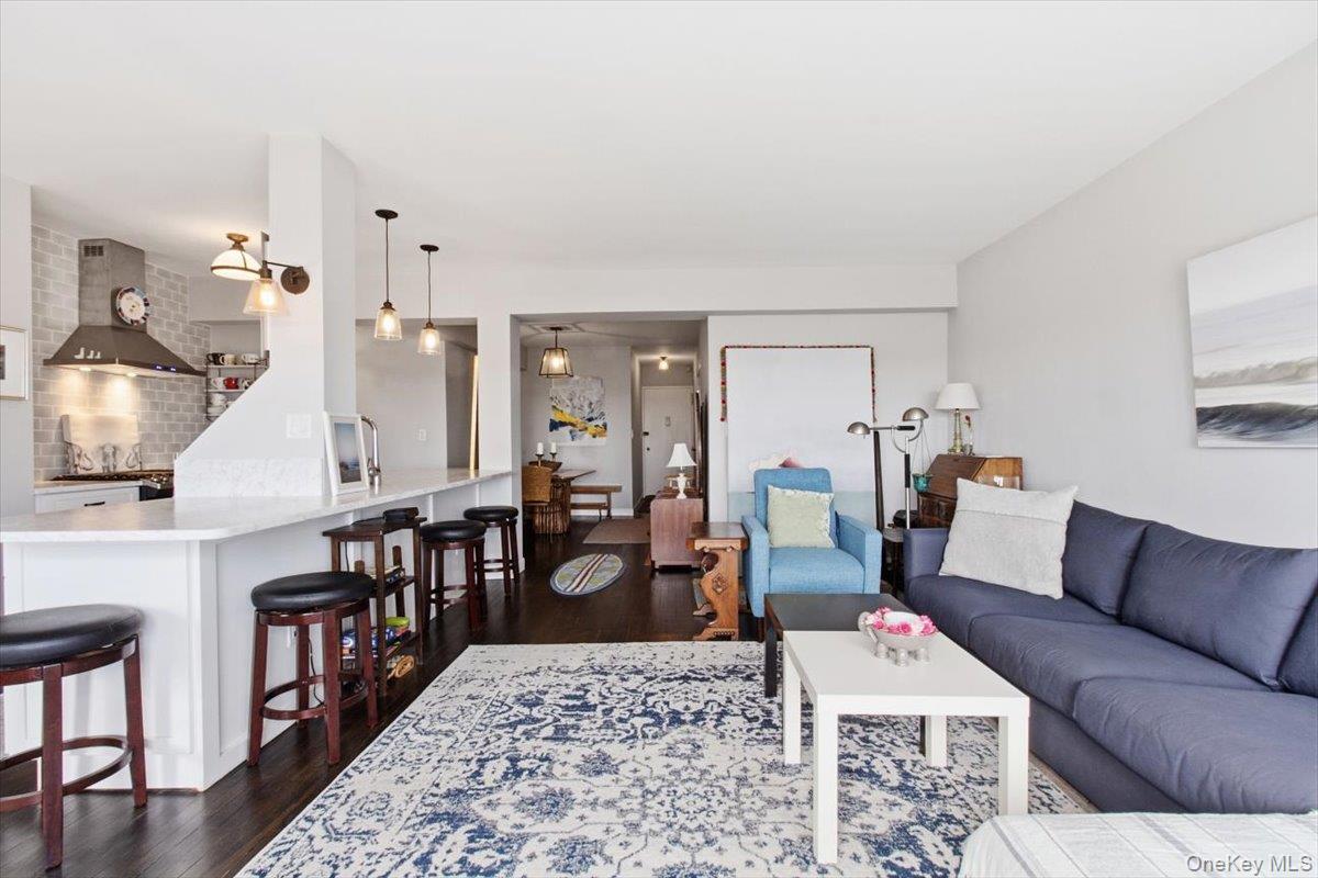 #16 photo, 360 Westchester Avenue, 뉴욕주 Port Chester , NY 10573