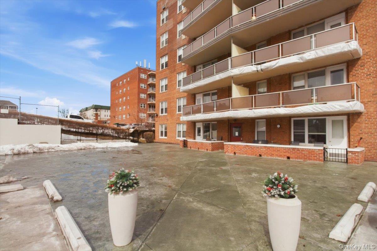 #3 photo, 360 Westchester Avenue, 뉴욕주 Port Chester , NY 10573