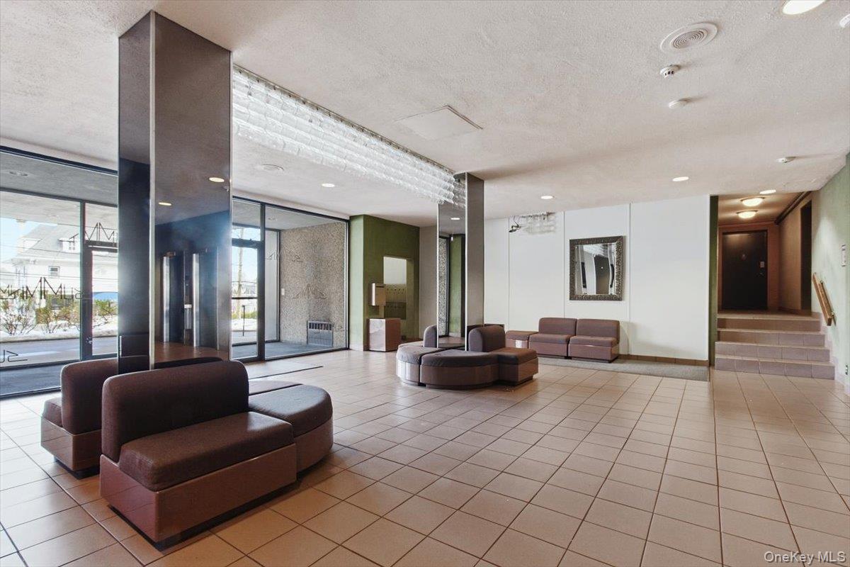 #5 photo, 360 Westchester Avenue, 뉴욕주 Port Chester , NY 10573