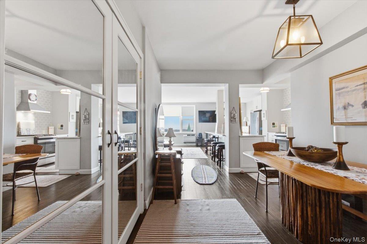 #6 photo, 360 Westchester Avenue, 뉴욕주 Port Chester , NY 10573