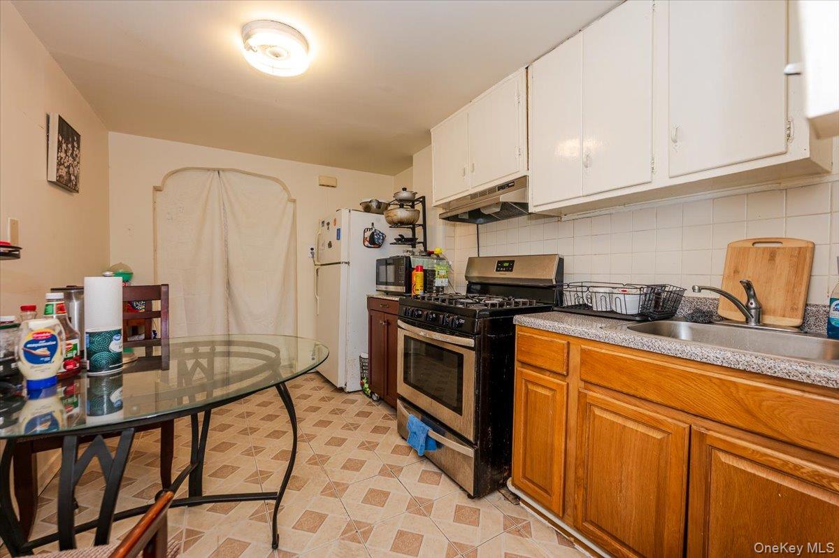 #20 photo, 3304 Bouck Avenue, Bronx , NY 10469