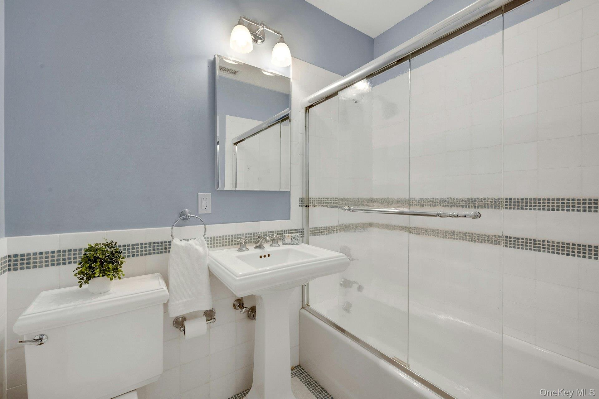 #17 photo, 15 Carstensen Road, Scarsdale , NY 10583