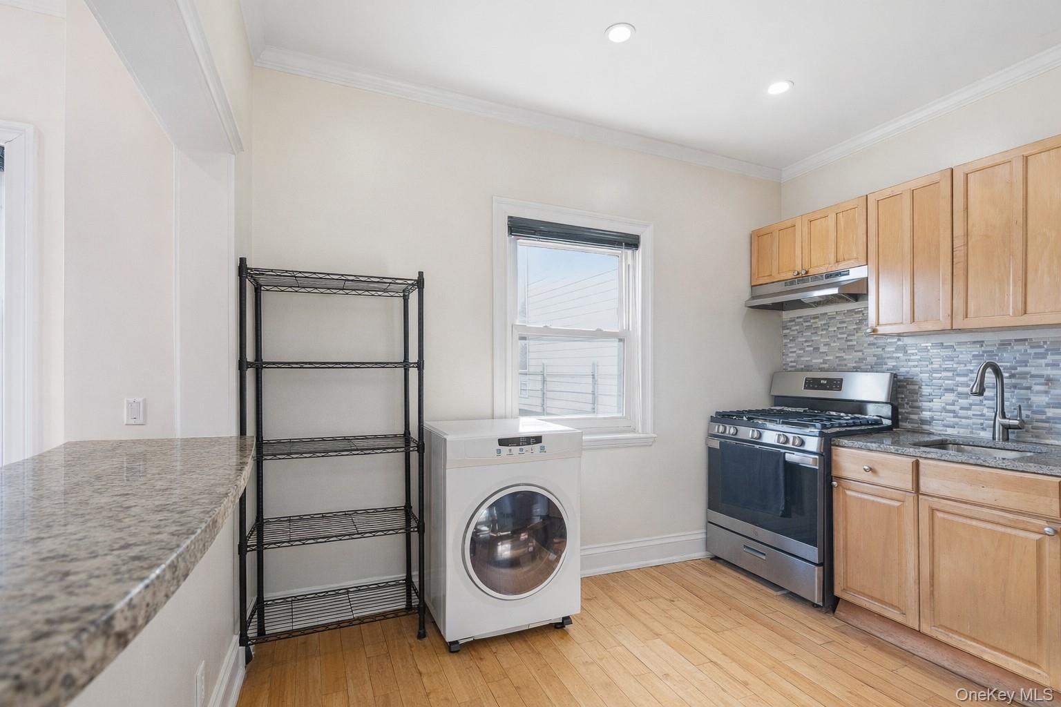 #12 photo, 80 Lincoln Avenue, Pelham , NY 10803