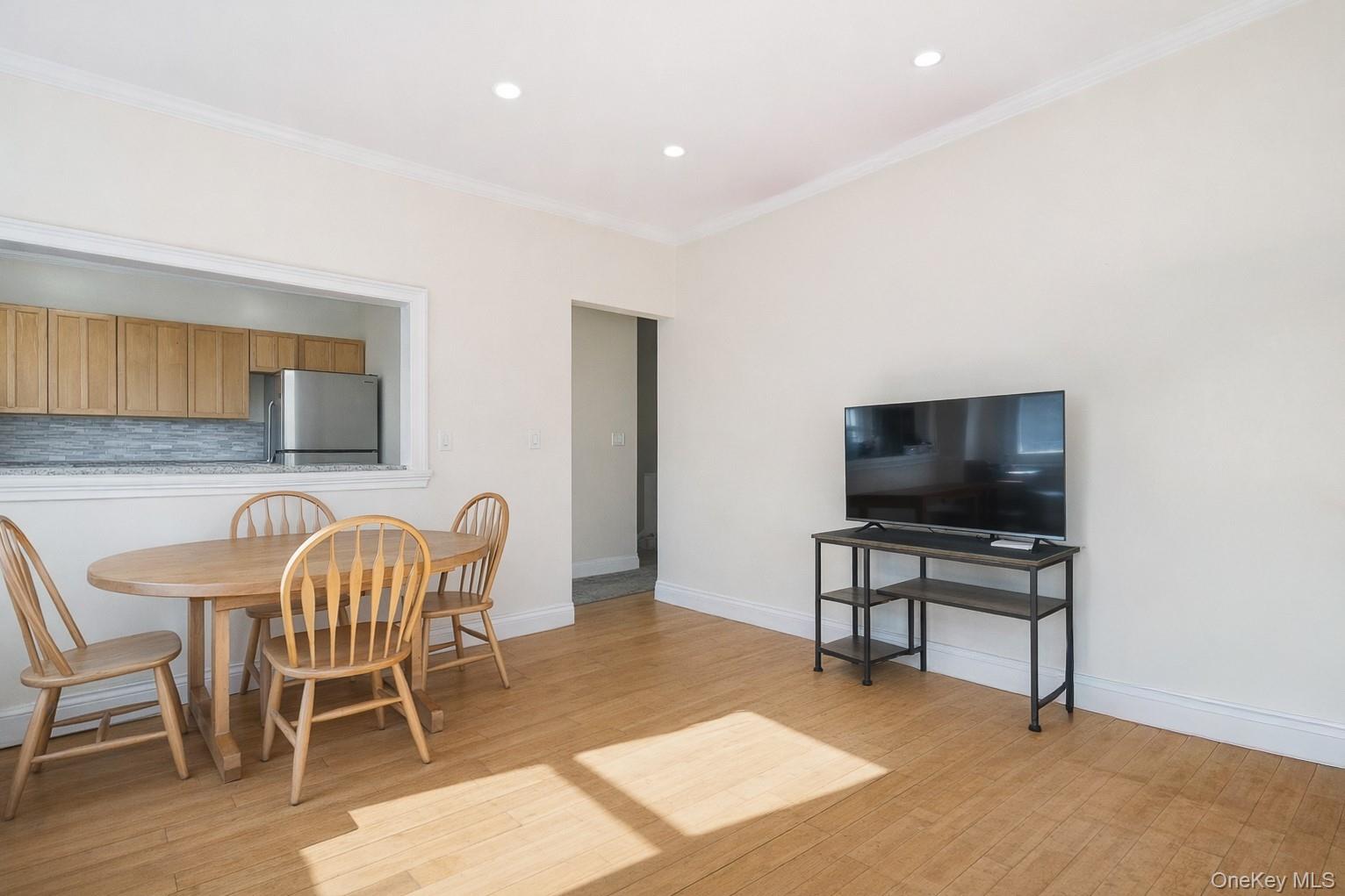 #8 photo, 80 Lincoln Avenue, Pelham , NY 10803