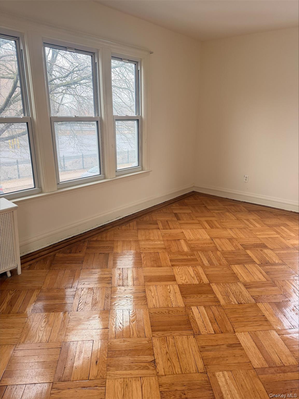 #3 photo, 173-32 82nd Avenue, كوينز Jamaica Hills , NY 11432