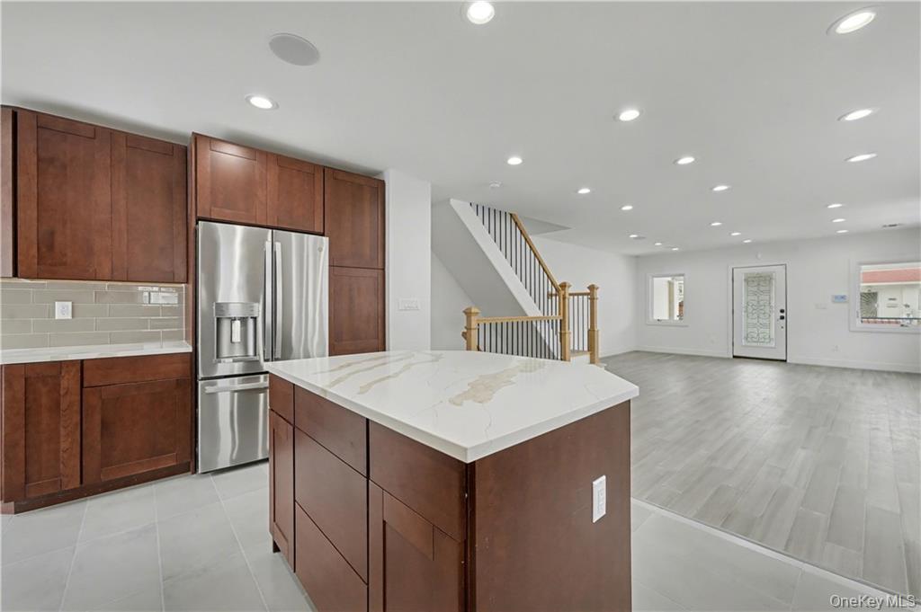 #12 photo, 3912 Lyme Avenue, הברונקס Brooklyn , NY 11224