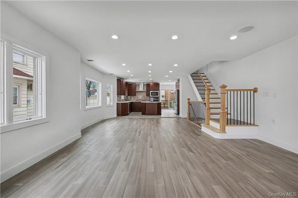 #17 photo, 3912 Lyme Avenue, הברונקס Brooklyn , NY 11224