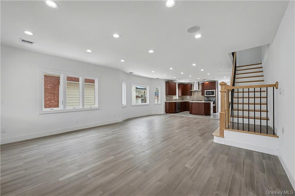 #18 photo, 3912 Lyme Avenue, הברונקס Brooklyn , NY 11224