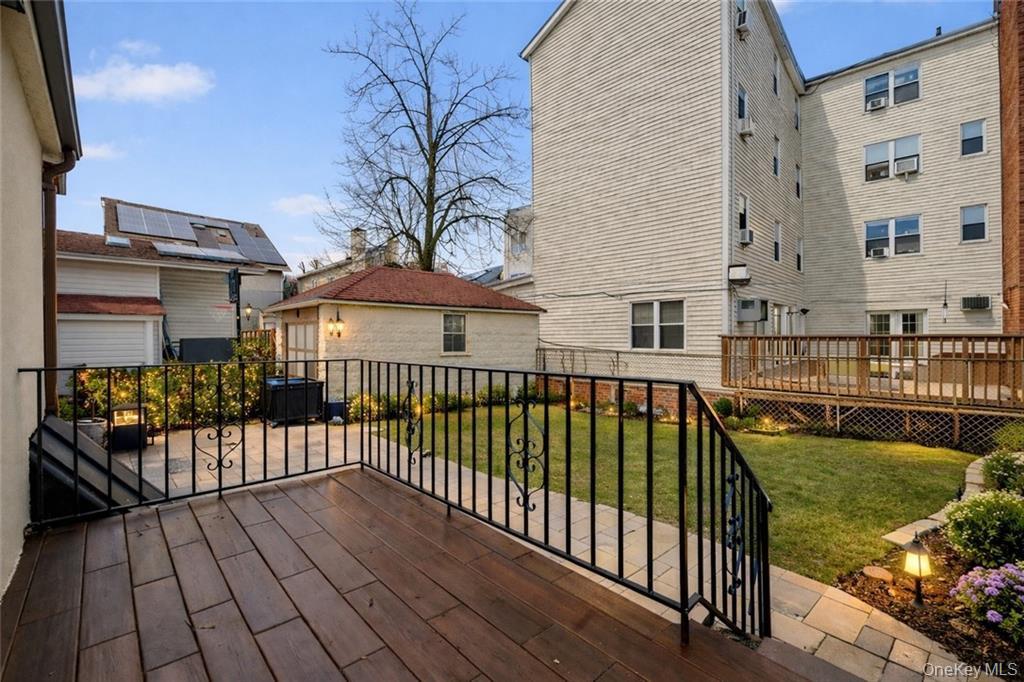 #2 photo, 3912 Lyme Avenue, הברונקס Brooklyn , NY 11224