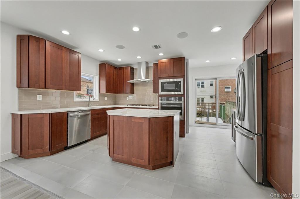 #7 photo, 3912 Lyme Avenue, הברונקס Brooklyn , NY 11224