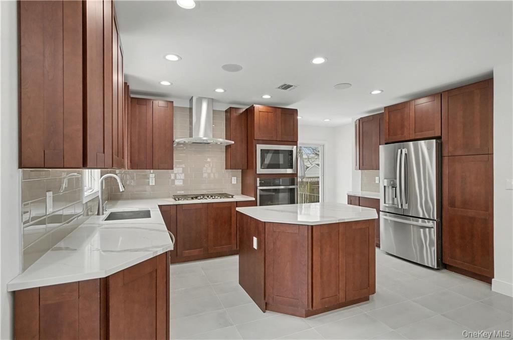 #9 photo, 3912 Lyme Avenue, הברונקס Brooklyn , NY 11224