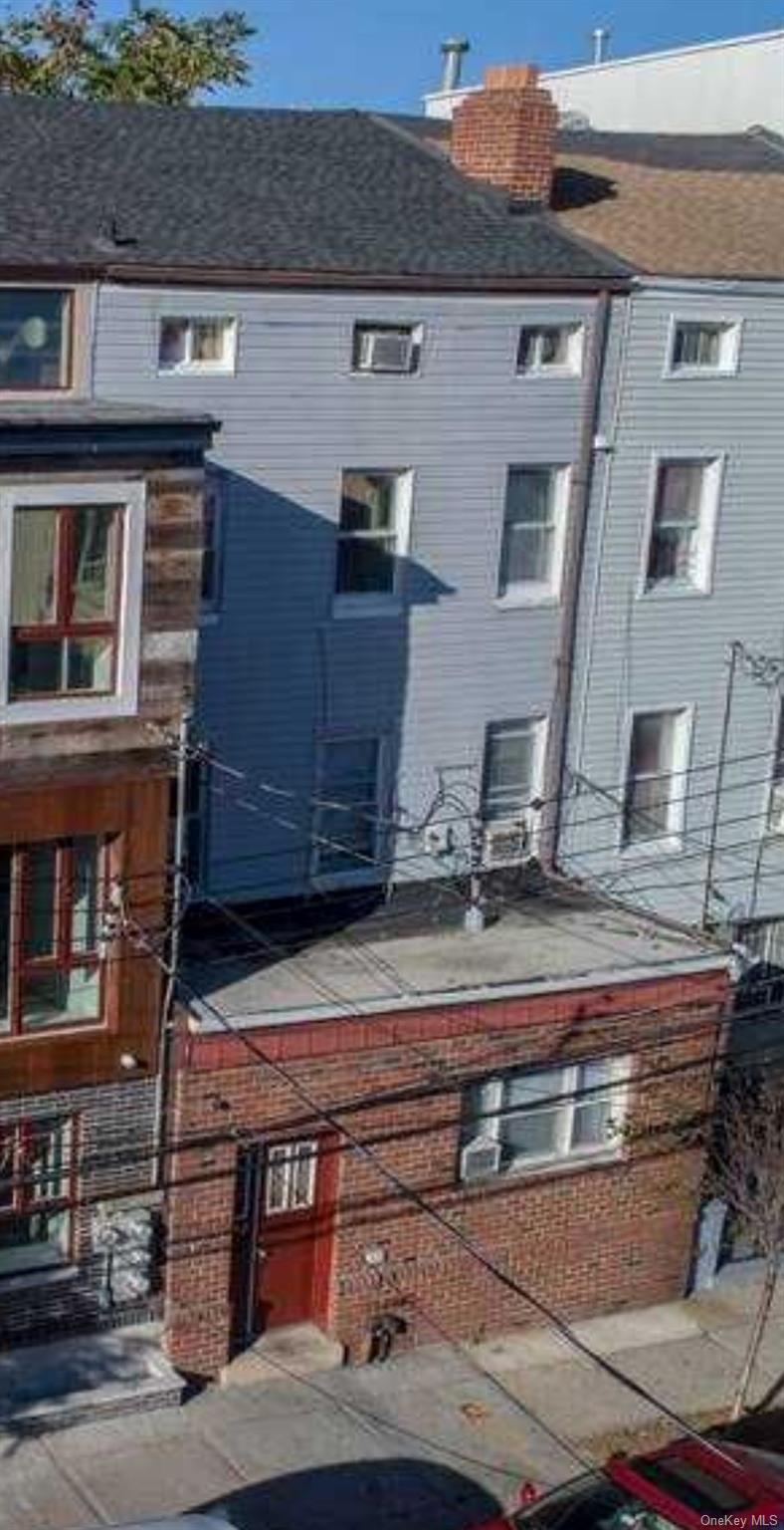 #1 photo, 11-51 Welling Court, 皇后区 Astoria , NY 11102