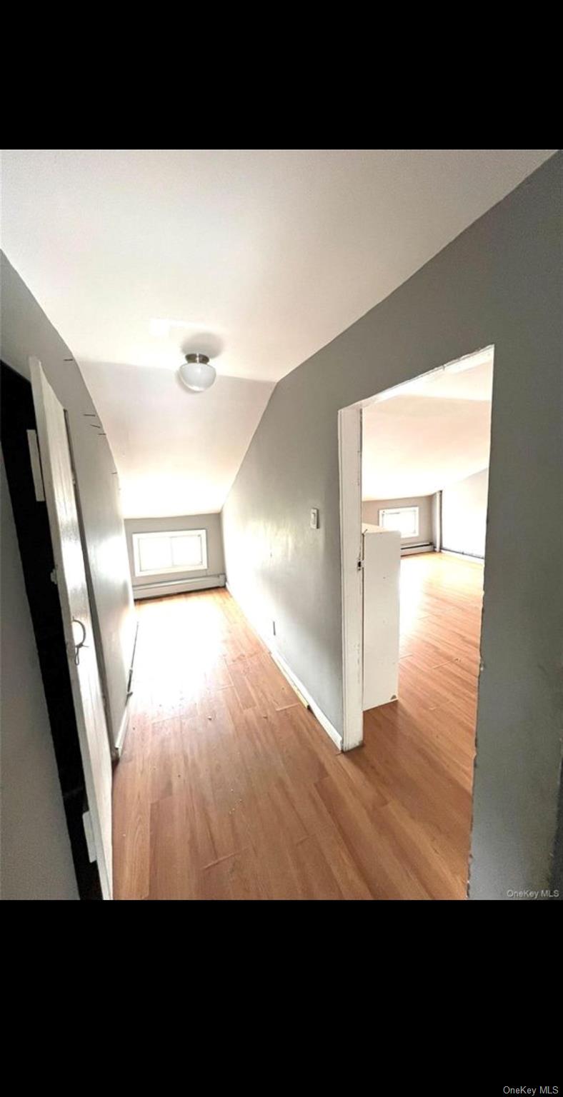 #3 photo, 11-51 Welling Court, 皇后区 Astoria , NY 11102